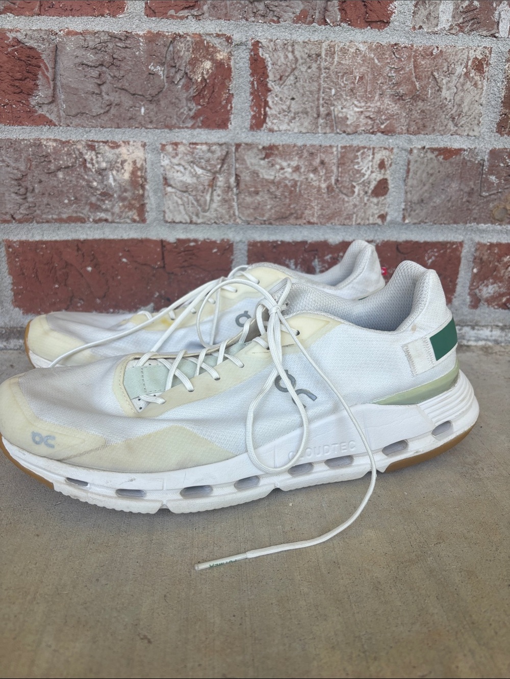 On Running White and Green Men's Sneakers